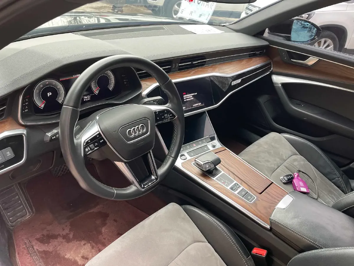 2022 Audi A6L 2.0T 224HP L4 7DCT,autocango,china used car exporter,china ev exporter,chinese used car exporter,chinese used ev exporter