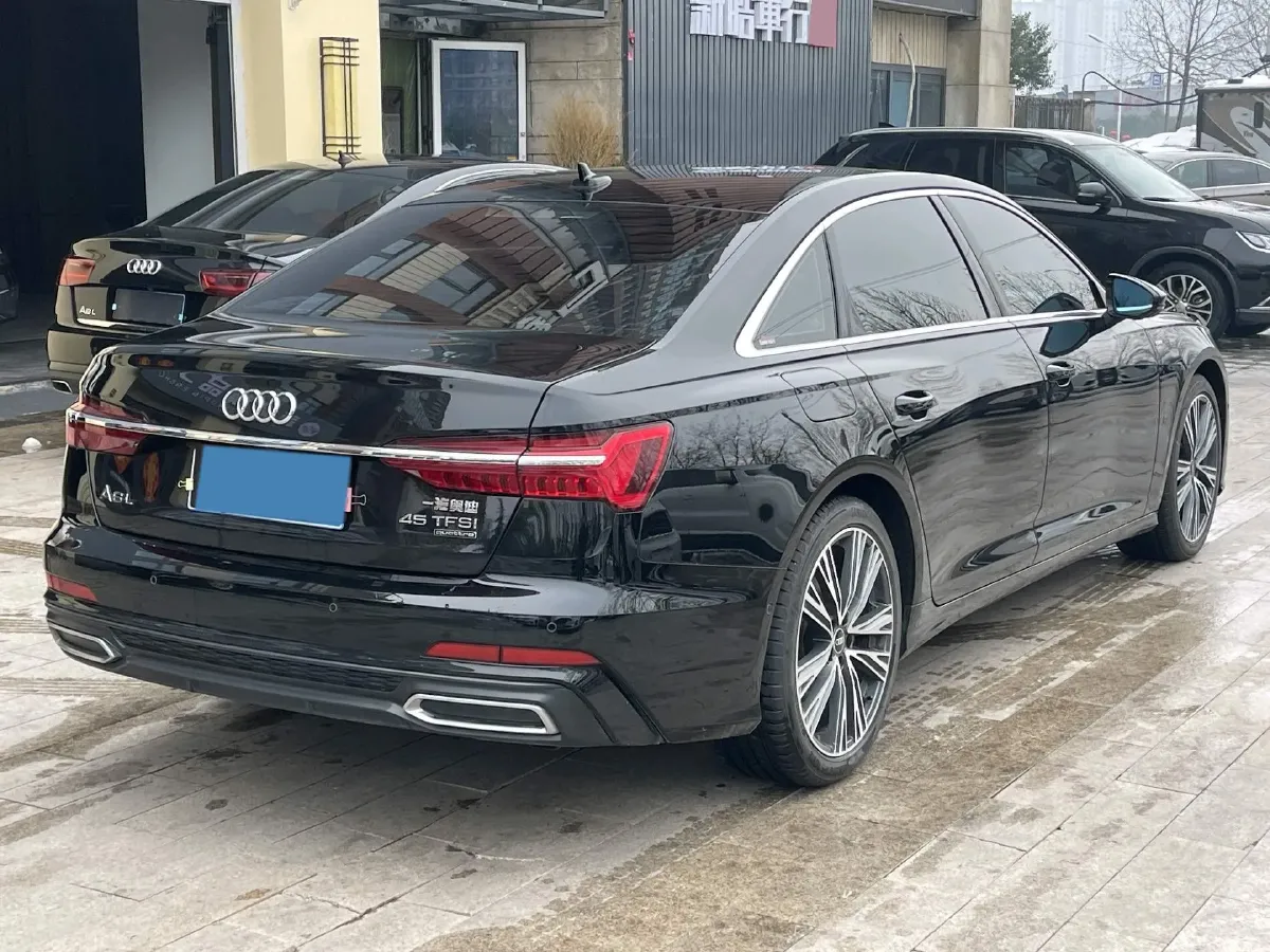 2022 Audi A6L 2.0T 224HP L4 7DCT,autocango,china used car exporter,china ev exporter,chinese used car exporter,chinese used ev exporter
