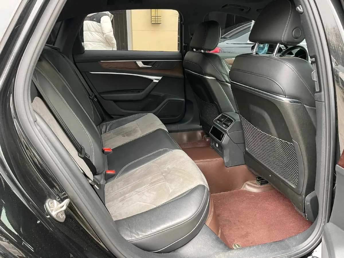 2022 Audi A6L 2.0T 224HP L4 7DCT,autocango,china used car exporter,china ev exporter,chinese used car exporter,chinese used ev exporter