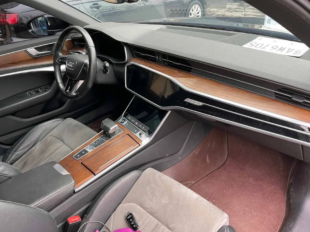 2022 Audi A6L 2.0T 224HP L4 7DCT,autocango,china used car exporter,china ev exporter,chinese used car exporter,chinese used ev exporter