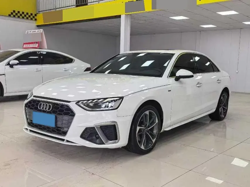 2022 Audi A4L 2.0T 190HP L4 7DCT,autocango,china used car exporter,china ev exporter,chinese used car exporter,chinese used ev exporter