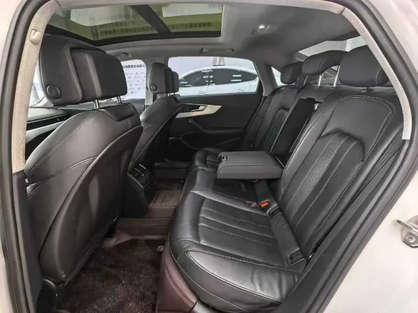 2022 Audi A4L 2.0T 190HP L4 7DCT,autocango,china used car exporter,china ev exporter,chinese used car exporter,chinese used ev exporter