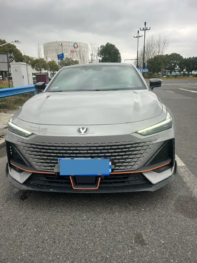 2023 ChangAn UNI-V 1.5T 188HP L4 7DCT,autocango,china used car exporter,china ev exporter,chinese used car exporter,chinese used ev exporter