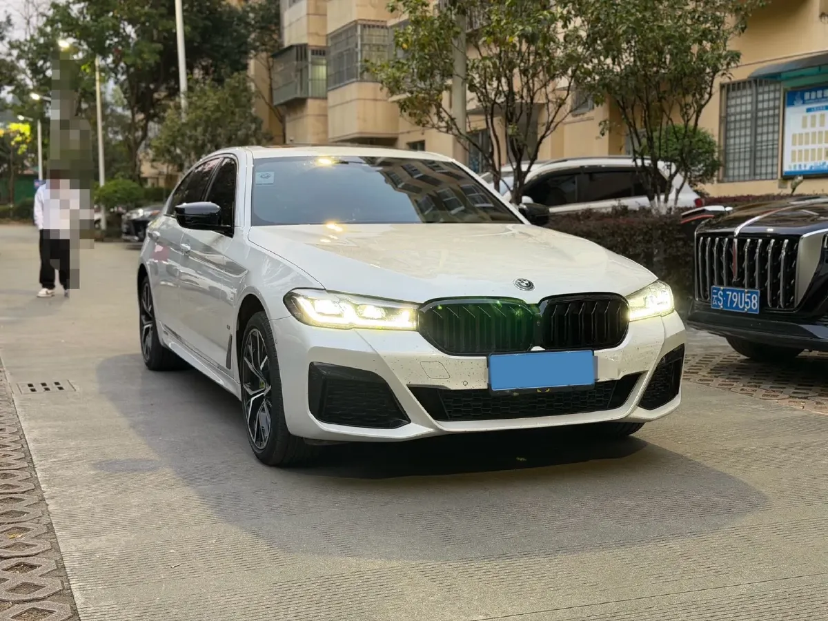 2022 BMW 5 Series 2.0T 252HP L4 8AT,autocango,china used car exporter,china ev exporter,chinese used car exporter,chinese used ev exporter