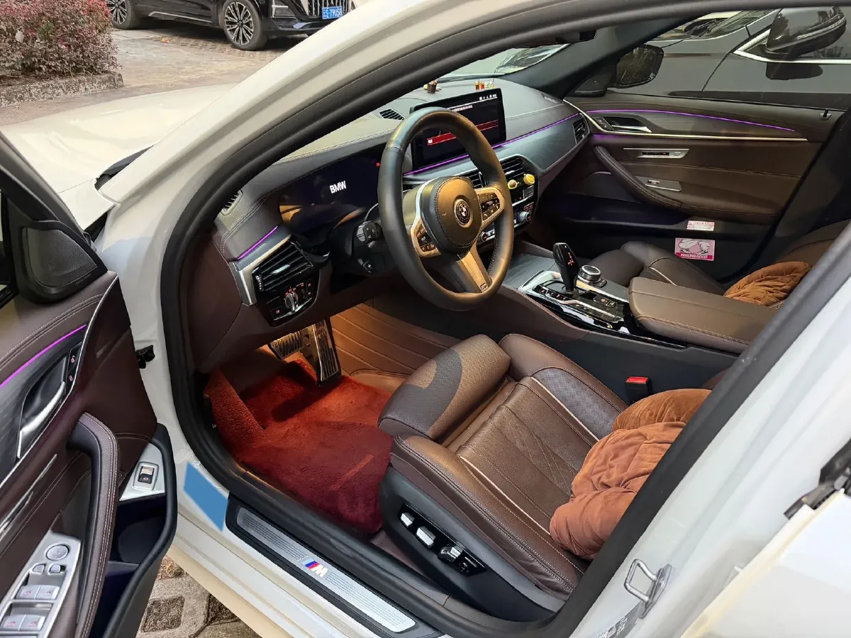 2022 BMW 5 Series 2.0T 252HP L4 8AT,autocango,china used car exporter,china ev exporter,chinese used car exporter,chinese used ev exporter