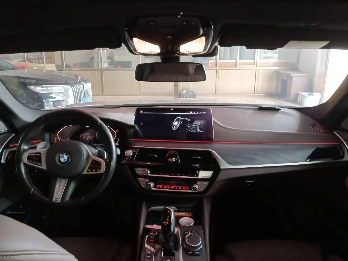 2021 BMW 5 Series 2.0T 252HP L4 8AT,autocango,china used car exporter,china ev exporter,chinese used car exporter,chinese used ev exporter