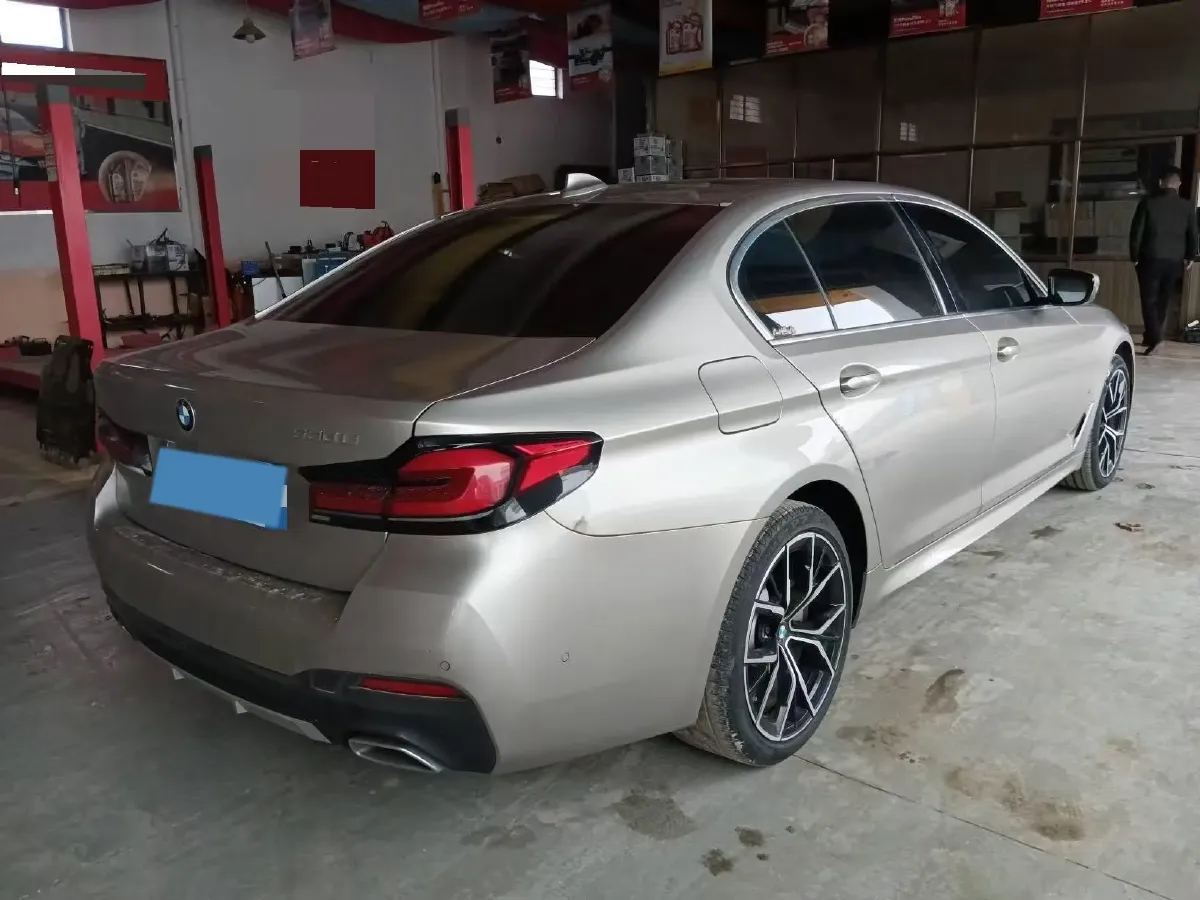 2021 BMW 5 Series 2.0T 252HP L4 8AT,autocango,china used car exporter,china ev exporter,chinese used car exporter,chinese used ev exporter