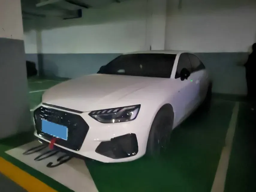 2023 Audi A4L 2.0T 190HP L4 7DCT,autocango,china used car exporter,china ev exporter,chinese used car exporter,chinese used ev exporter