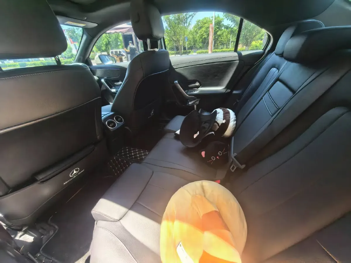 2022 Mercedes-Benz A Class 1.3T 163HP L4 7DCT,autocango,china used car exporter,china ev exporter,chinese used car exporter,chinese used ev exporter