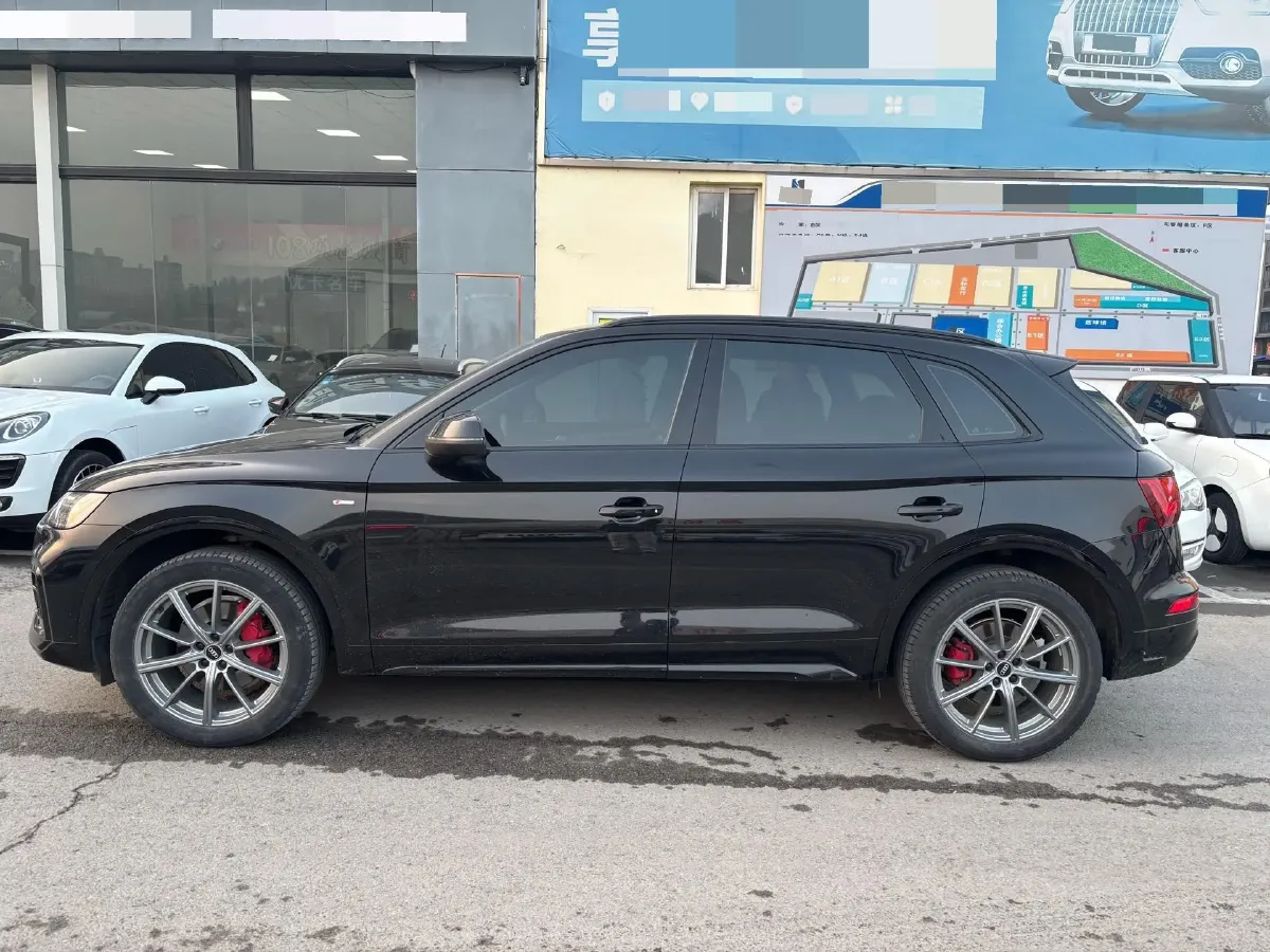 2022 Audi Q5L 2.0T 190HP L4 7DCT,autocango,china used car exporter,china ev exporter,chinese used car exporter,chinese used ev exporter