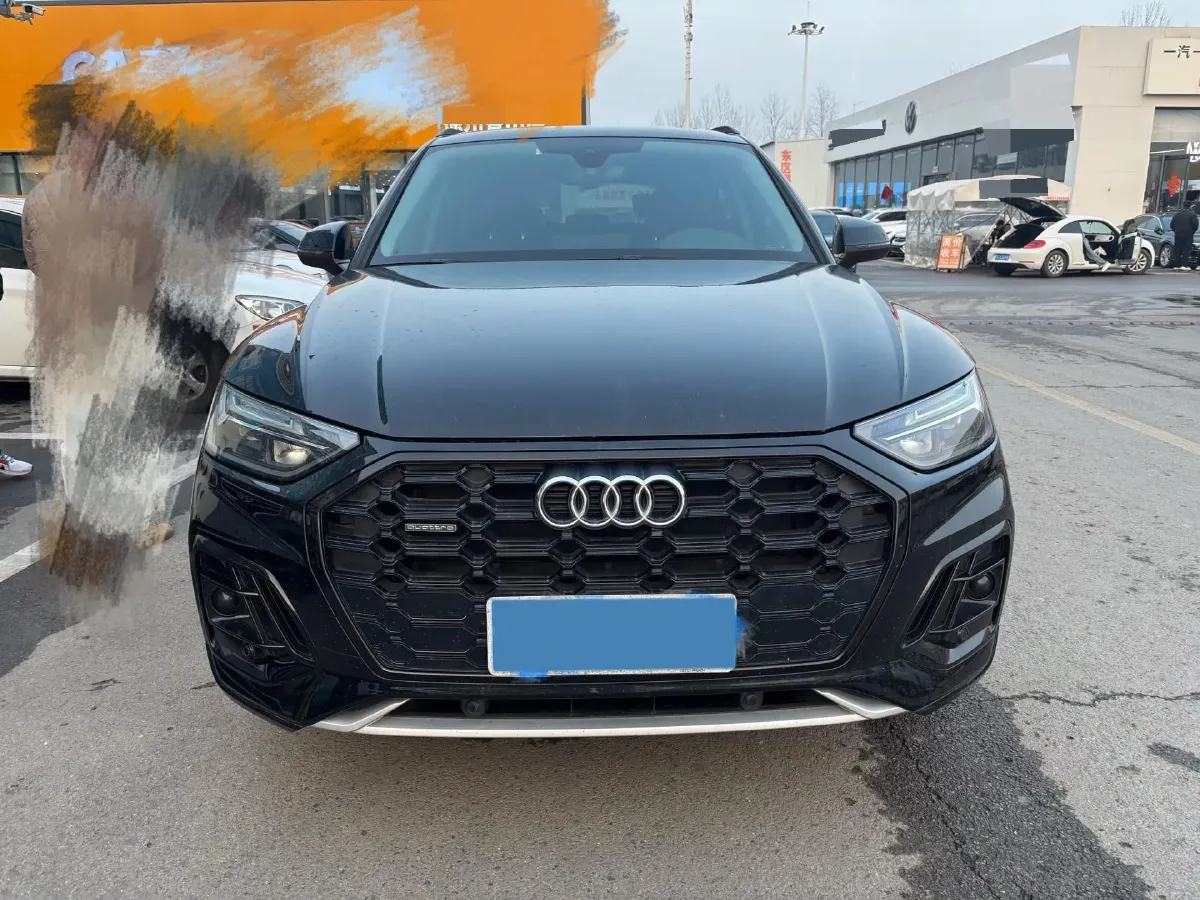 2022 Audi Q5L 2.0T 190HP L4 7DCT,autocango,china used car exporter,china ev exporter,chinese used car exporter,chinese used ev exporter