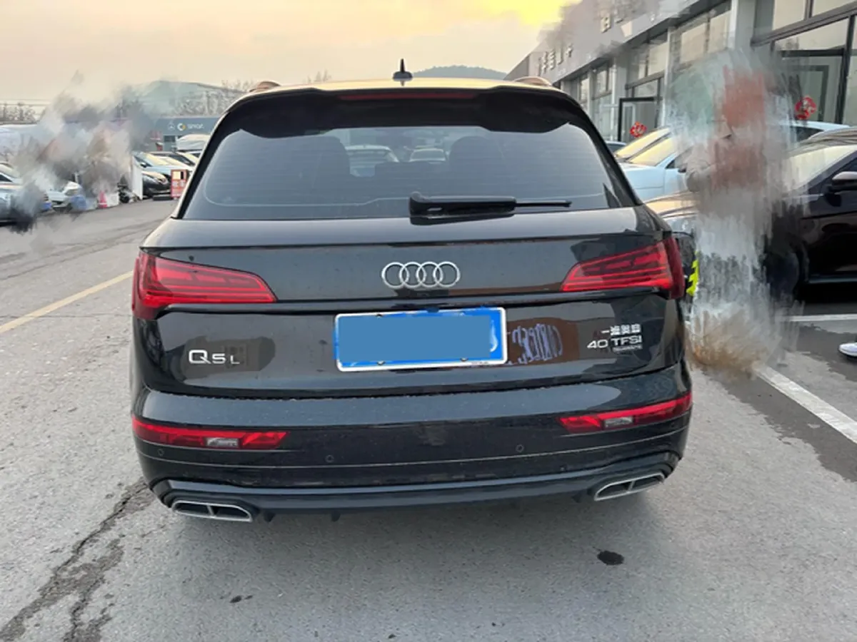 2022 Audi Q5L 2.0T 190HP L4 7DCT,autocango,china used car exporter,china ev exporter,chinese used car exporter,chinese used ev exporter