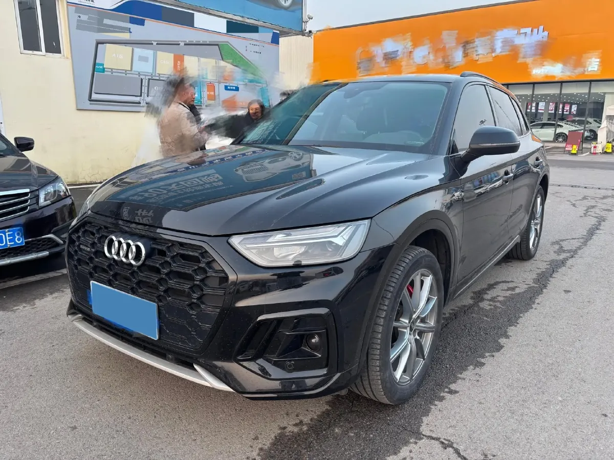 2022 Audi Q5L 2.0T 190HP L4 7DCT,autocango,china used car exporter,china ev exporter,chinese used car exporter,chinese used ev exporter