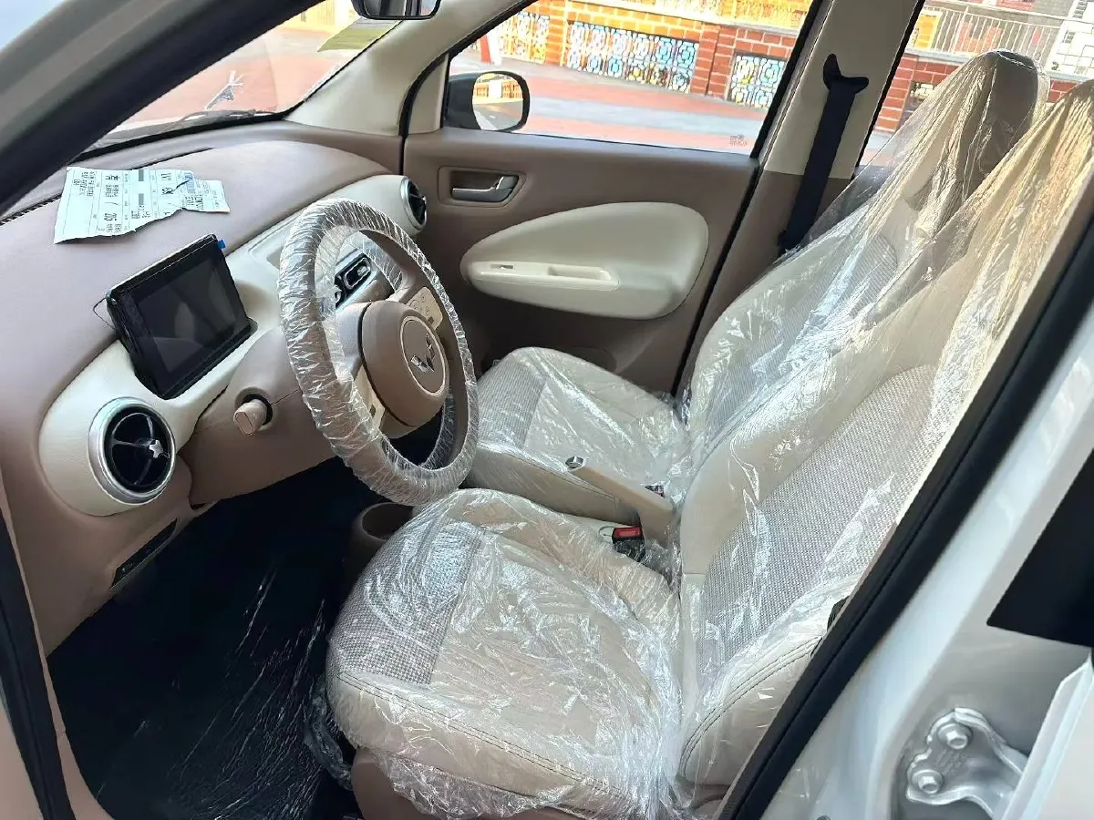 2025 WuLing HongGuang MINI EV BEV 16.2KWH,autocango,china used car exporter,china ev exporter,chinese used car exporter,chinese used ev exporter