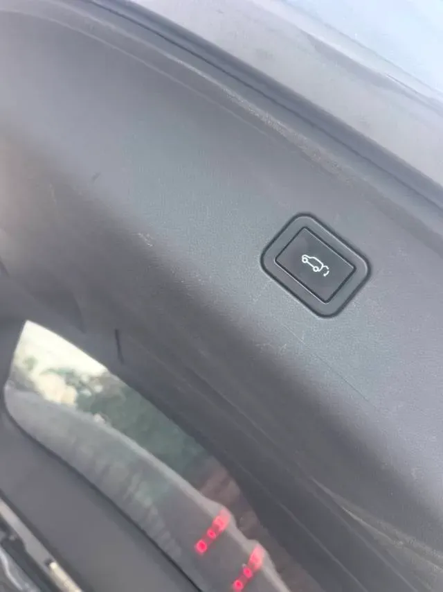 2023 ChangAn CS75 Plus 1.5T 188HP L4 8AT,autocango,china used car exporter,china ev exporter,chinese used car exporter,chinese used ev exporter