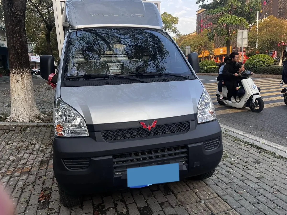 2023 WuLing RongGuang New Truck 1.5L 102HP L4 5MT,autocango,china used car exporter,china ev exporter,chinese used car exporter,chinese used ev exporter