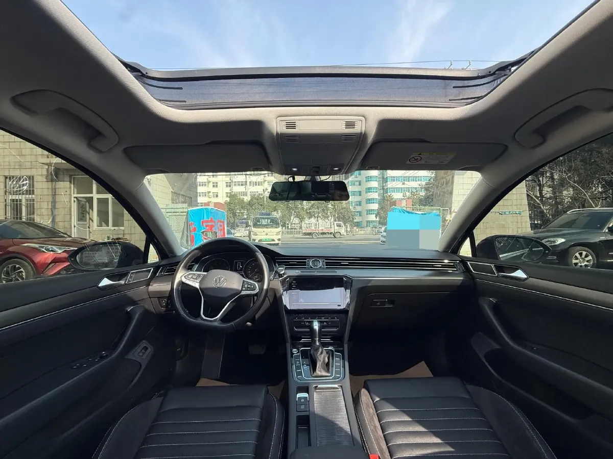 2020 Volkswagen Magotan 2.0T 186HP L4 7DCT,autocango,china used car exporter,china ev exporter,chinese used car exporter,chinese used ev exporter