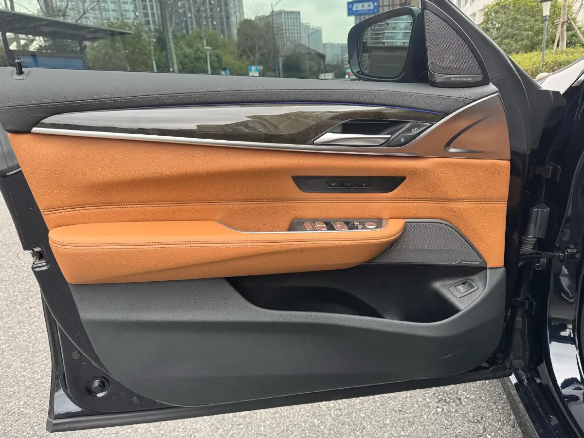 2021 BMW 6 Series GT 2.0T 258HP L4 8AT,autocango,china used car exporter,china ev exporter,chinese used car exporter,chinese used ev exporter