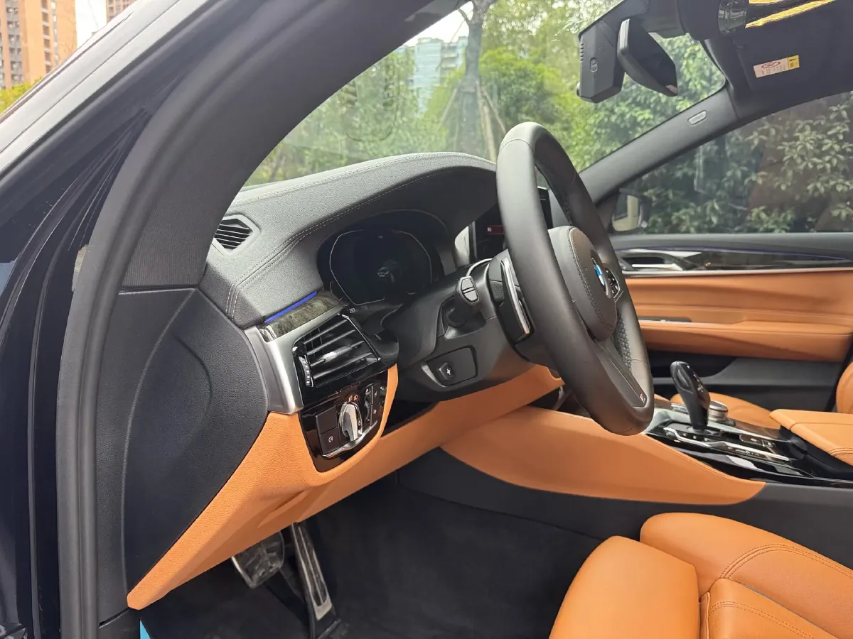 2021 BMW 6 Series GT 2.0T 258HP L4 8AT,autocango,china used car exporter,china ev exporter,chinese used car exporter,chinese used ev exporter