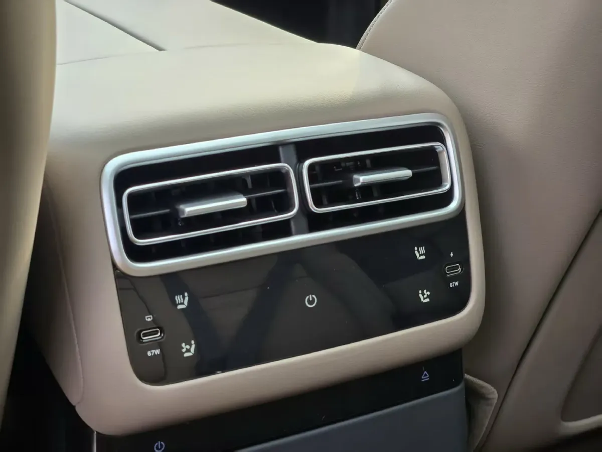 2025 Li L6 Range Extended 154HP L4 REEV,autocango,china used car exporter,china ev exporter,chinese used car exporter,chinese used ev exporter