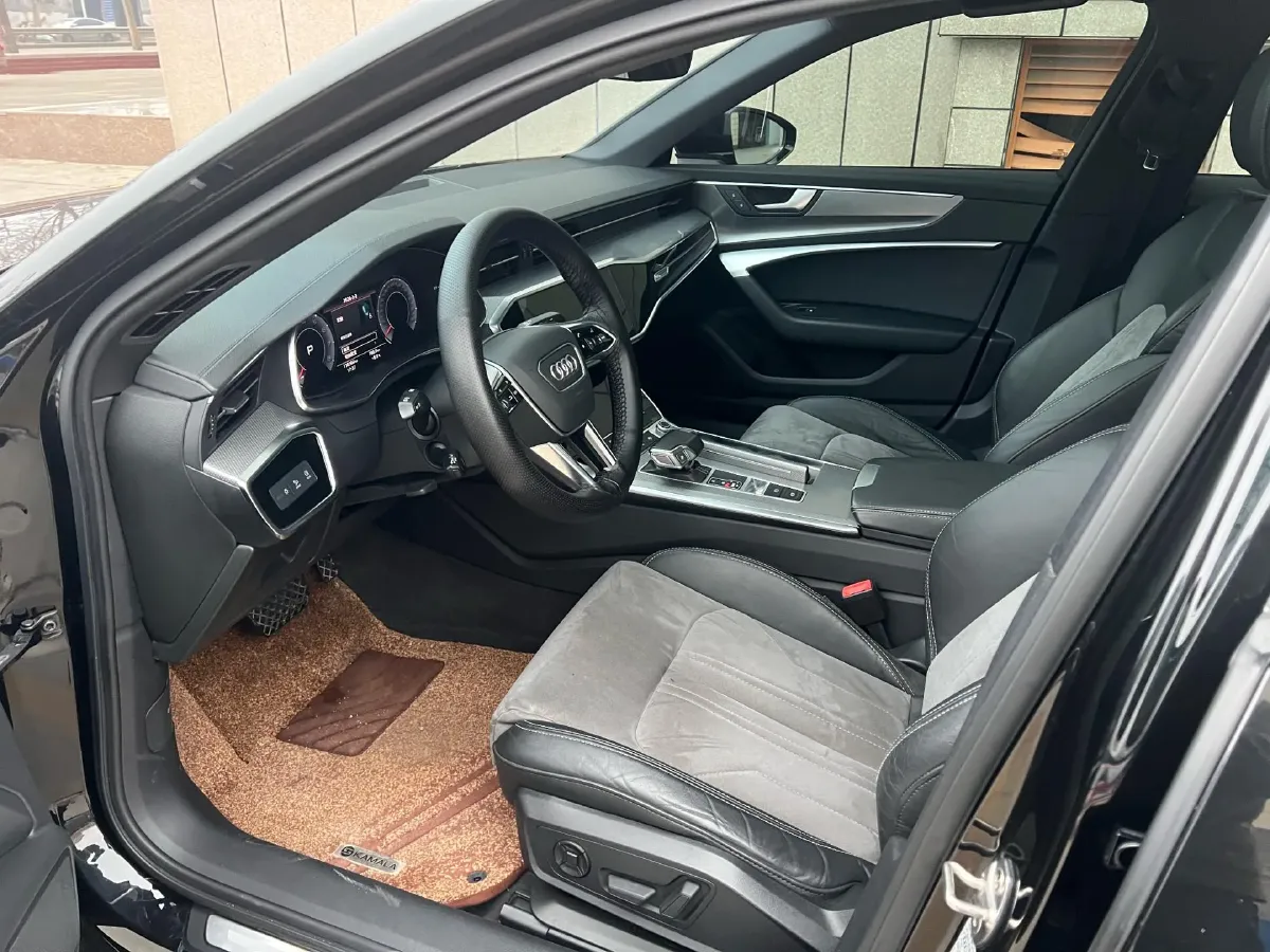 2020 Audi A6L 2.0T 190HP L4 7DCT,autocango,china used car exporter,china ev exporter,chinese used car exporter,chinese used ev exporter