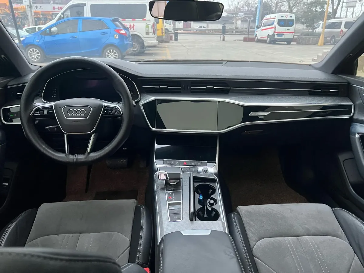 2020 Audi A6L 2.0T 190HP L4 7DCT,autocango,china used car exporter,china ev exporter,chinese used car exporter,chinese used ev exporter