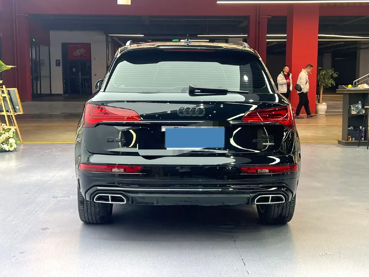 2024 Audi Q5L 2.0T 245HP L4 7DCT,autocango,china used car exporter,china ev exporter,chinese used car exporter,chinese used ev exporter