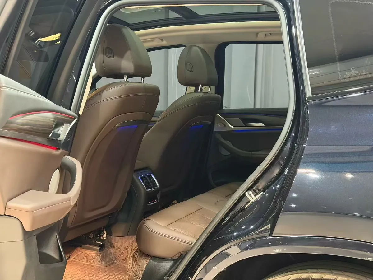 2023 BMW X3 2.0T 245HP L4 8AT,autocango,china used car exporter,china ev exporter,chinese used car exporter,chinese used ev exporter