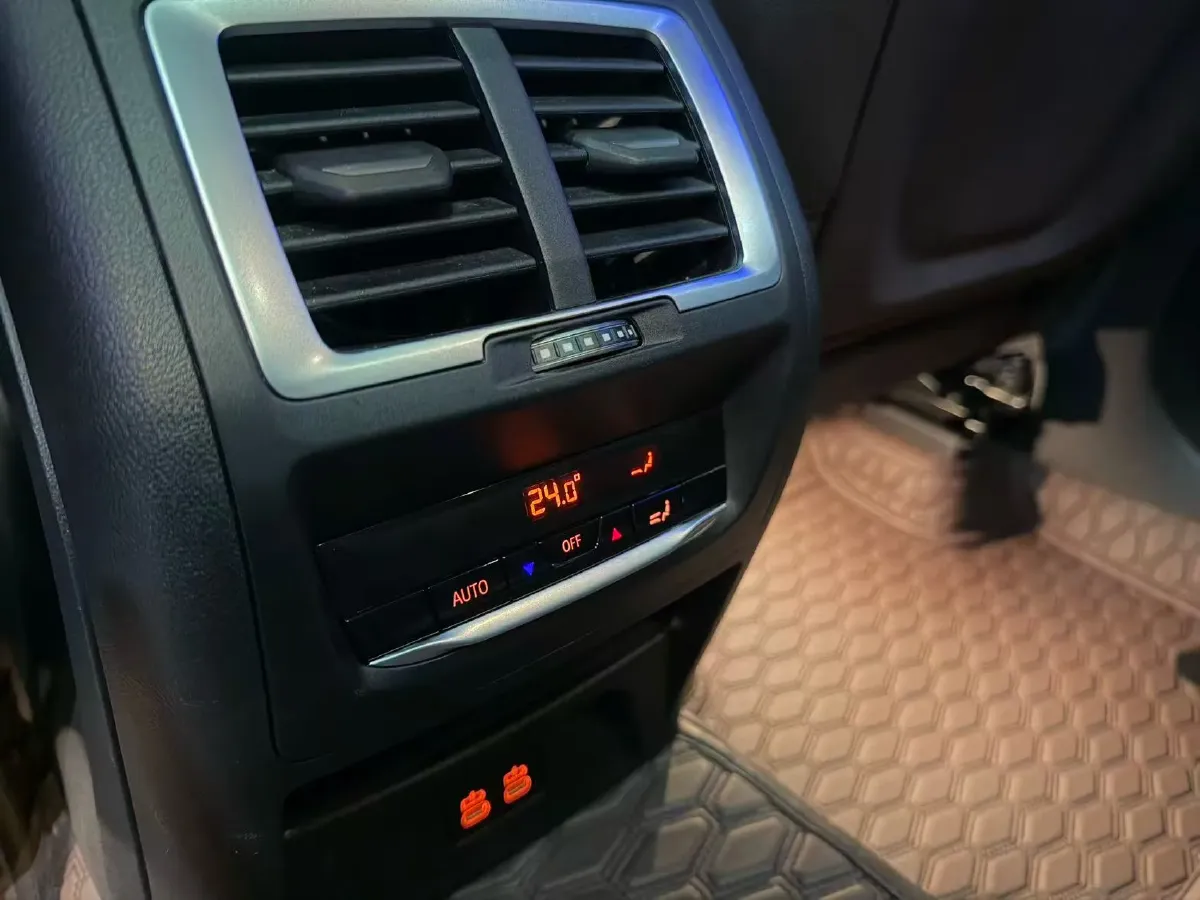 2023 BMW X3 2.0T 245HP L4 8AT,autocango,china used car exporter,china ev exporter,chinese used car exporter,chinese used ev exporter