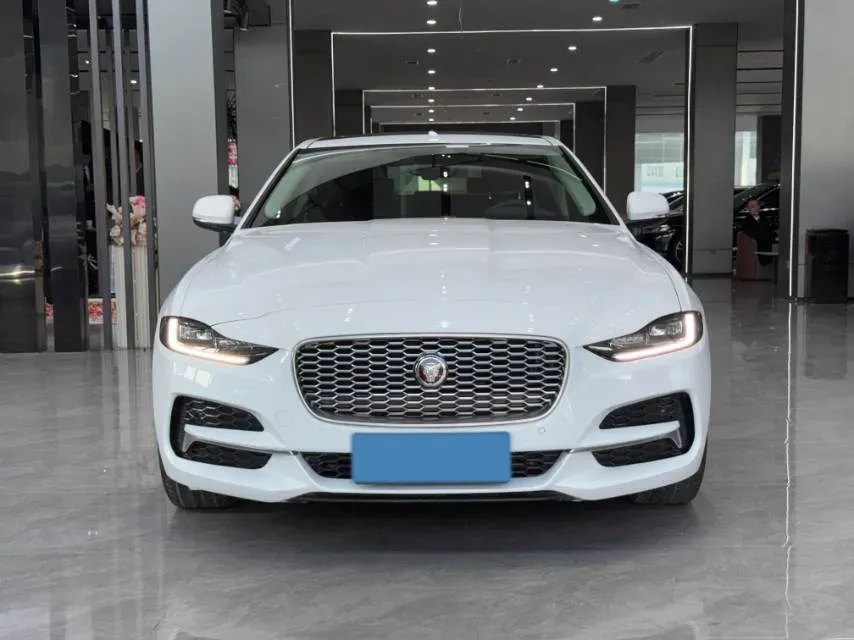 2021 Jaguar XEL 2.0T 250HP L4 8AT,autocango,china used car exporter,china ev exporter,chinese used car exporter,chinese used ev exporter