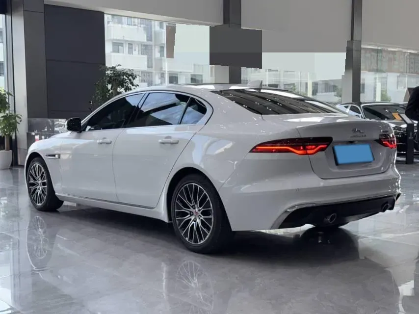 2021 Jaguar XEL 2.0T 250HP L4 8AT,autocango,china used car exporter,china ev exporter,chinese used car exporter,chinese used ev exporter