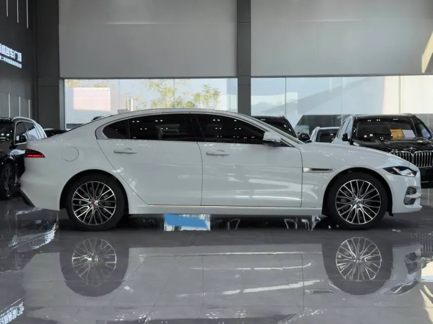 2021 Jaguar XEL 2.0T 250HP L4 8AT,autocango,china used car exporter,china ev exporter,chinese used car exporter,chinese used ev exporter