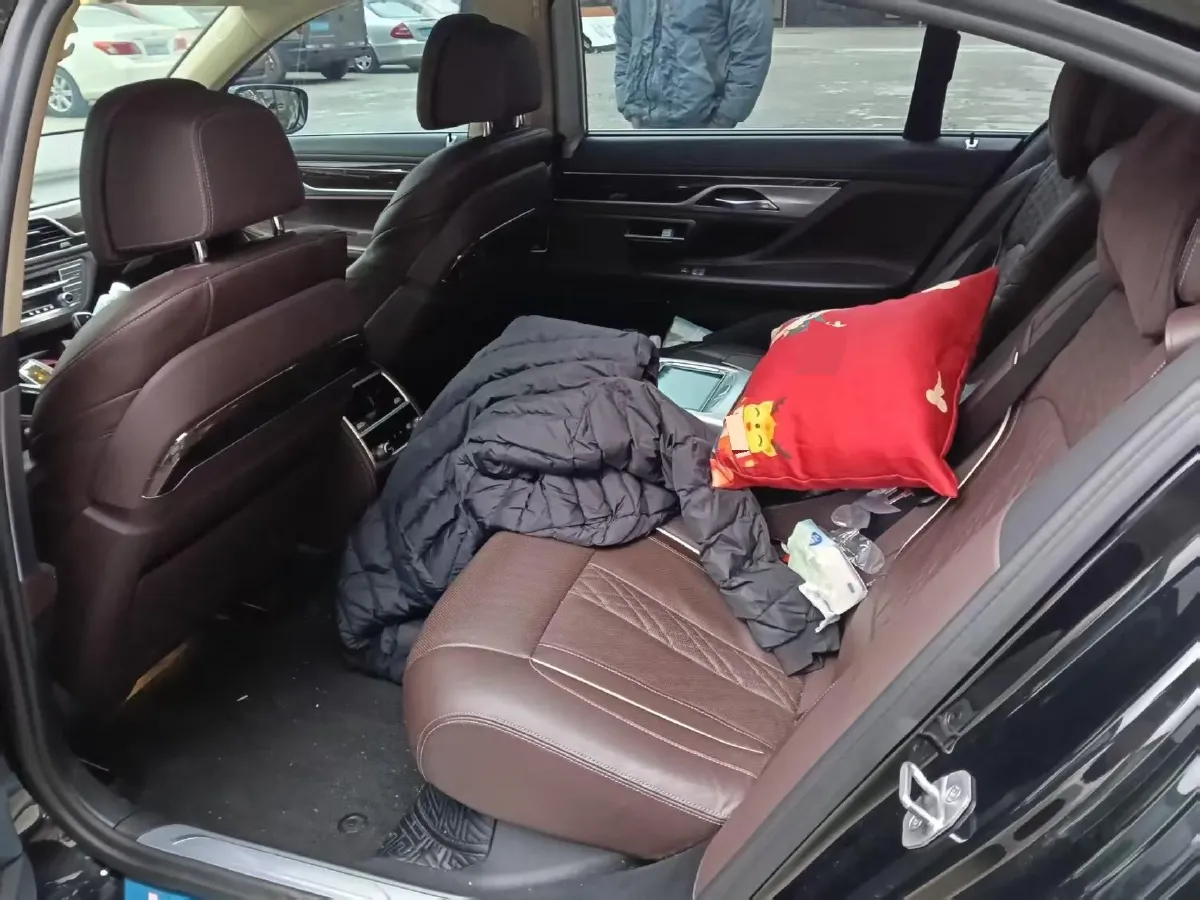 2021 BMW 7 Series 2.0T 265HP L4 8AT,autocango,china used car exporter,china ev exporter,chinese used car exporter,chinese used ev exporter