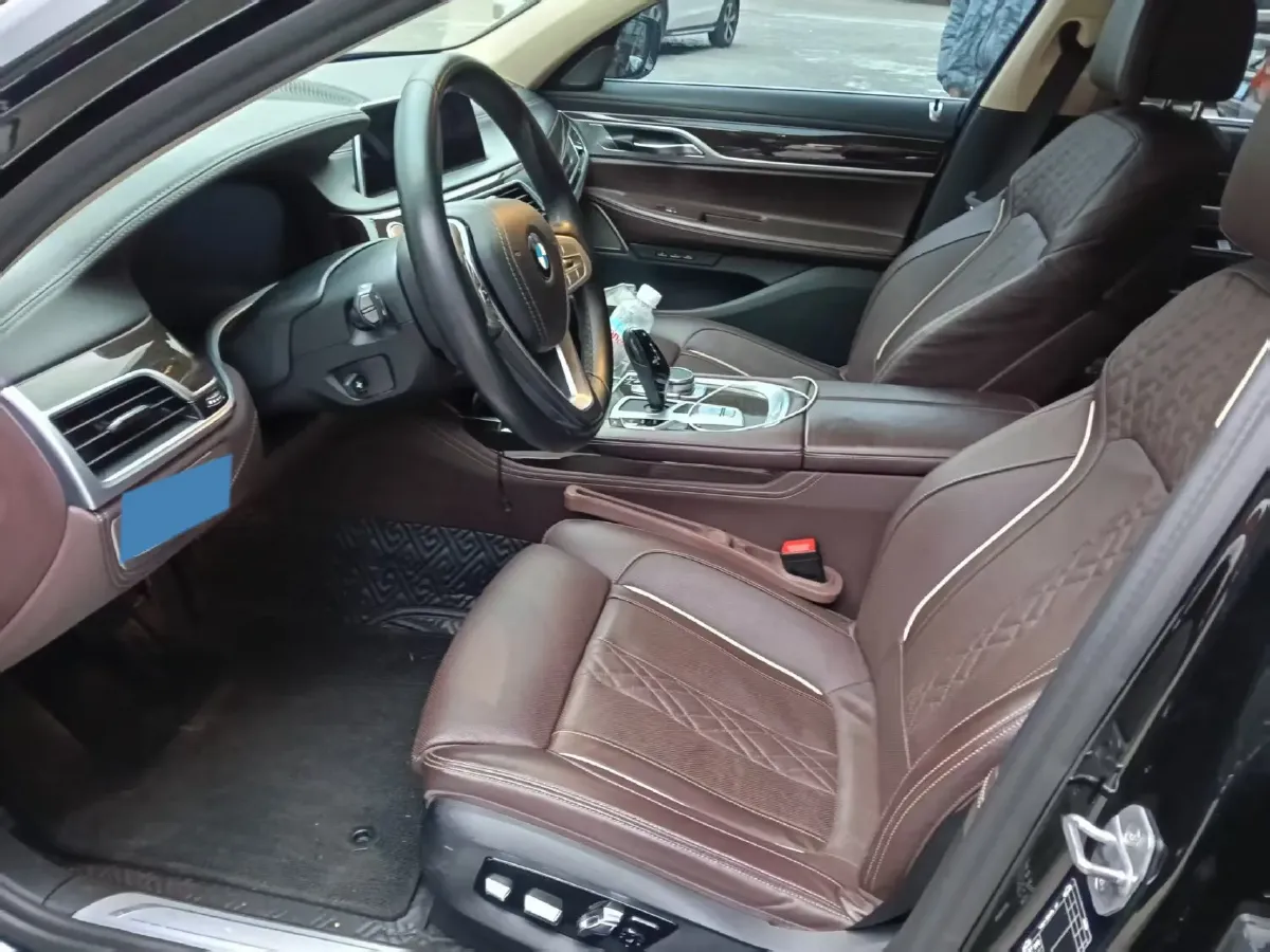 2021 BMW 7 Series 2.0T 265HP L4 8AT,autocango,china used car exporter,china ev exporter,chinese used car exporter,chinese used ev exporter