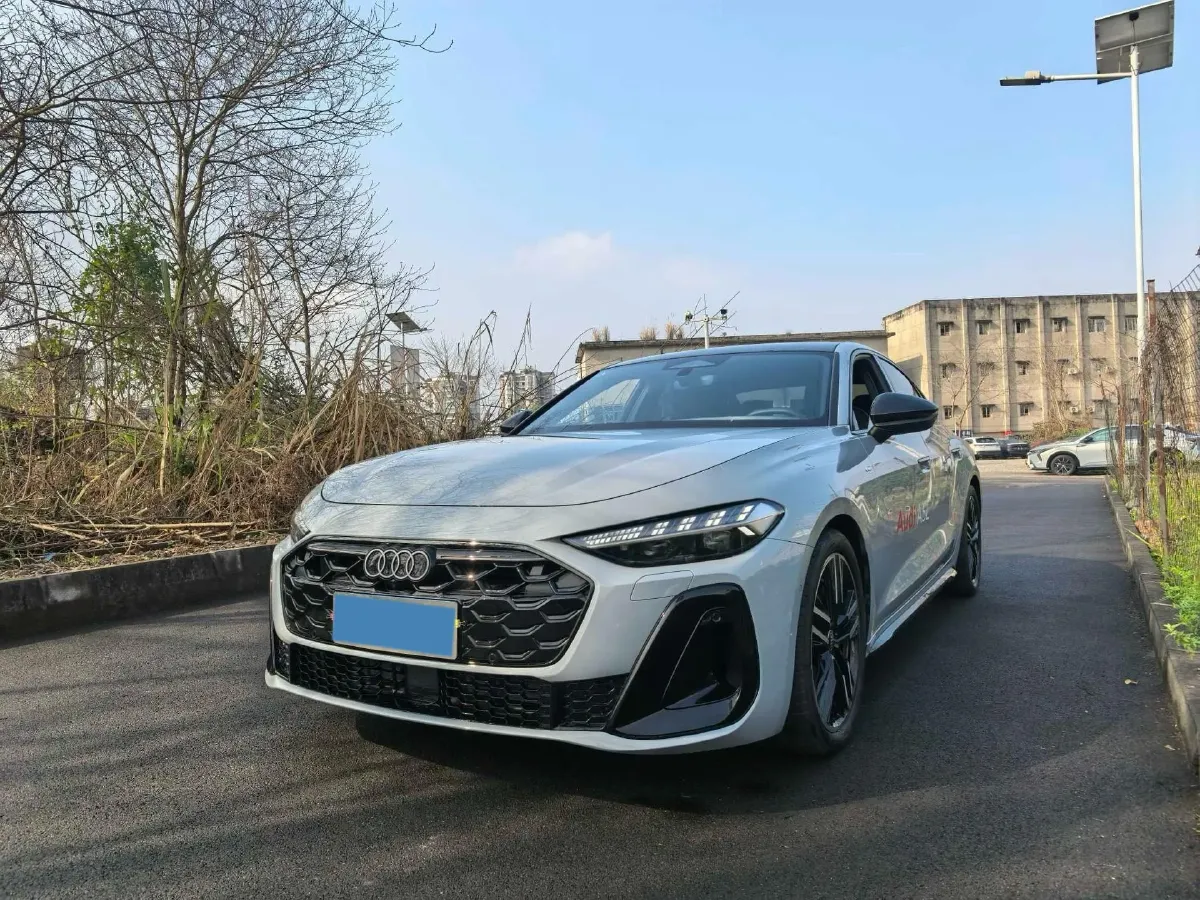 2026 Audi A5L 2.0T 204HP L4 7DCT,autocango,china used car exporter,china ev exporter,chinese used car exporter,chinese used ev exporter