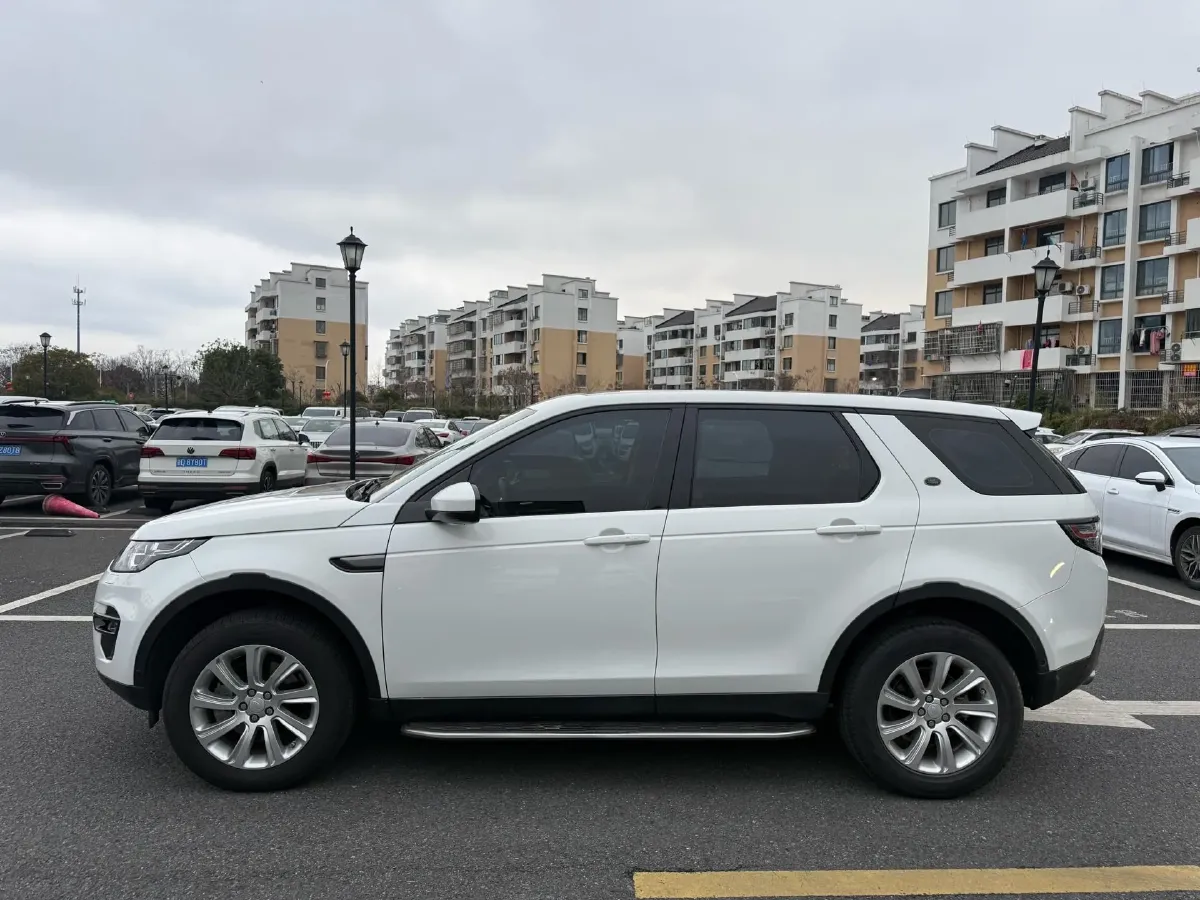 2018 Land Rover Discovery Sport 2.0T 241HP L4 9AT,autocango,china used car exporter,china ev exporter,chinese used car exporter,chinese used ev exporter