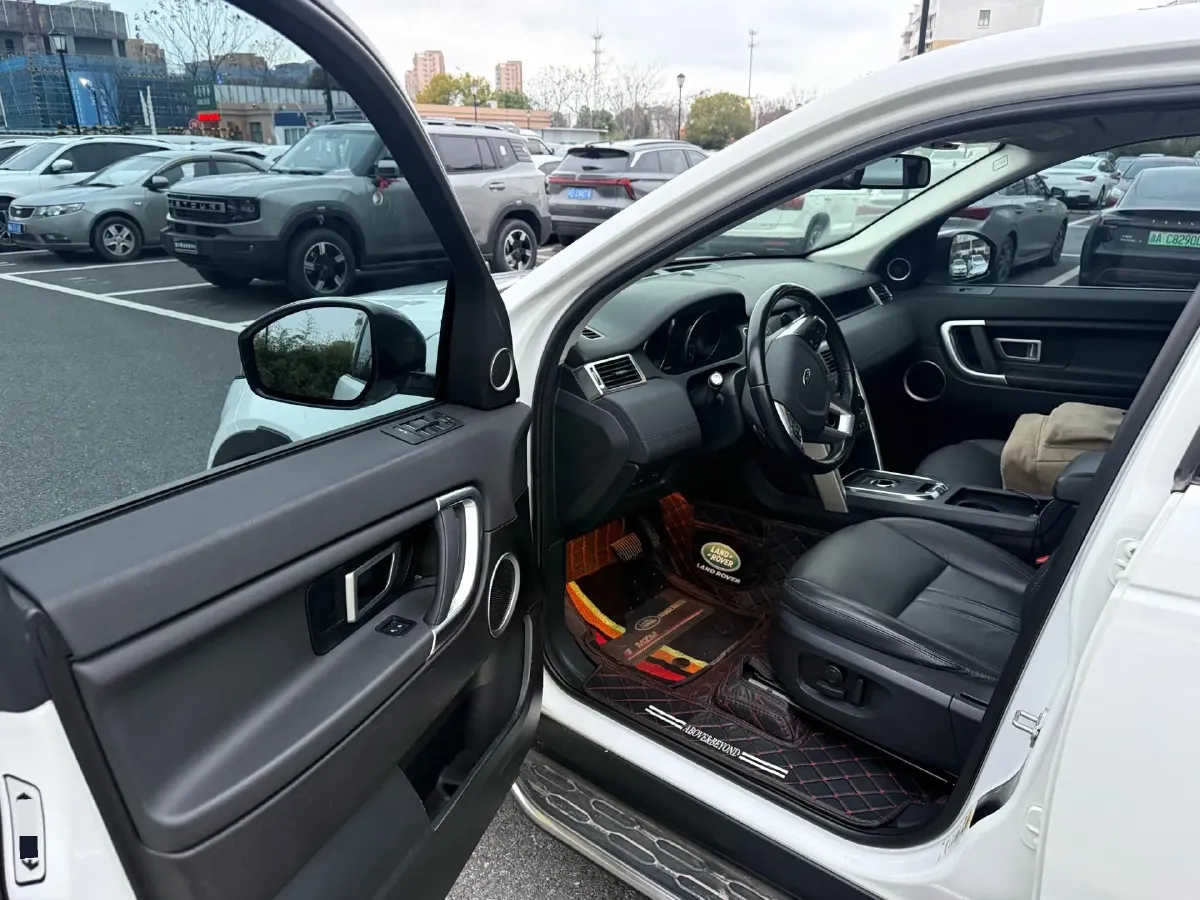 2018 Land Rover Discovery Sport 2.0T 241HP L4 9AT,autocango,china used car exporter,china ev exporter,chinese used car exporter,chinese used ev exporter