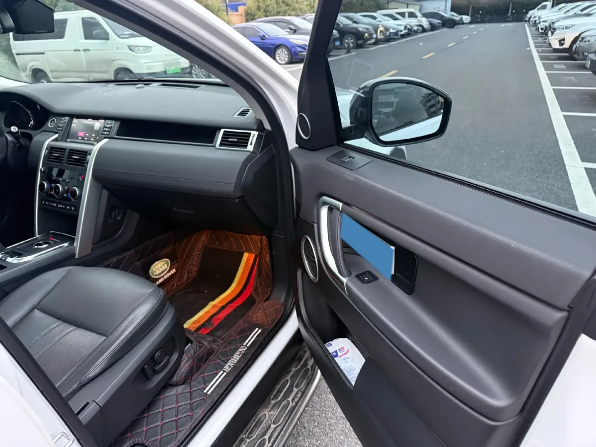 2018 Land Rover Discovery Sport 2.0T 241HP L4 9AT,autocango,china used car exporter,china ev exporter,chinese used car exporter,chinese used ev exporter