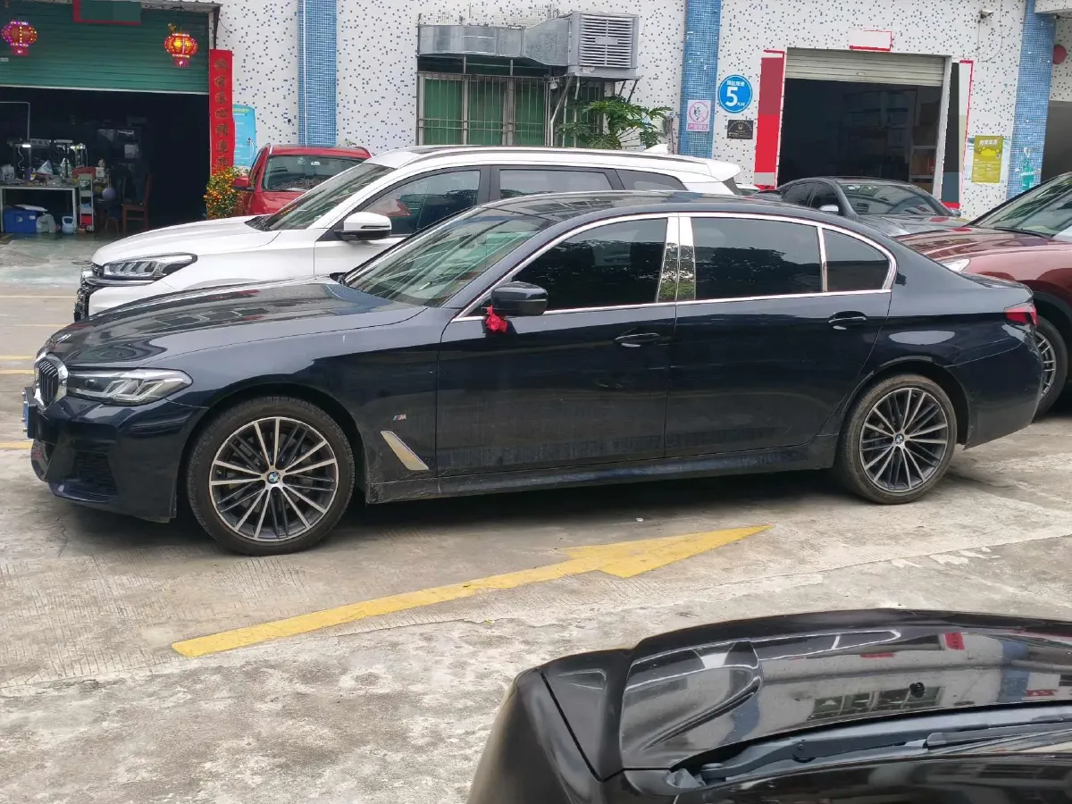 2022 BMW 5 Series 2.0T 252HP L4 8AT,autocango,china used car exporter,china ev exporter,chinese used car exporter,chinese used ev exporter
