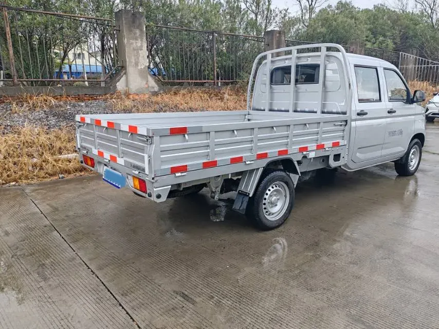 2023 WuLing RongGuang New Truck 1.5L 102HP L4 5MT,autocango,china used car exporter,china ev exporter,chinese used car exporter,chinese used ev exporter