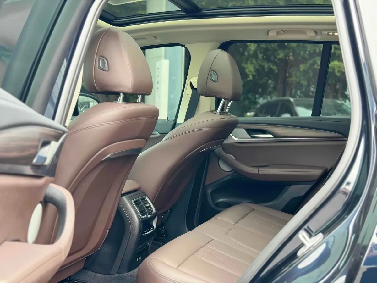 2022 BMW X3 2.0T 252HP L4 8AT,autocango,china used car exporter,china ev exporter,chinese used car exporter,chinese used ev exporter