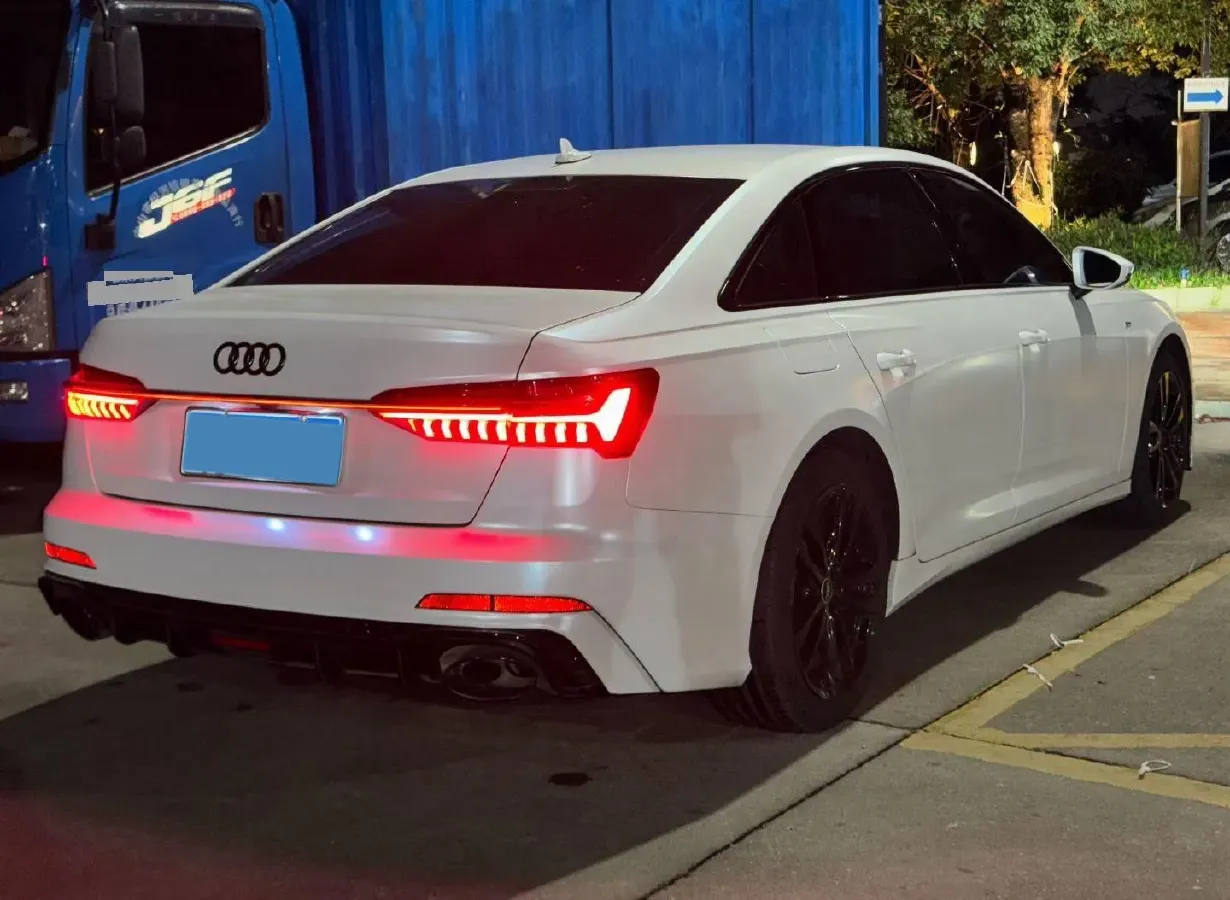 2022 Audi A6L 2.0T 190HP L4 7DCT,autocango,china used car exporter,china ev exporter,chinese used car exporter,chinese used ev exporter