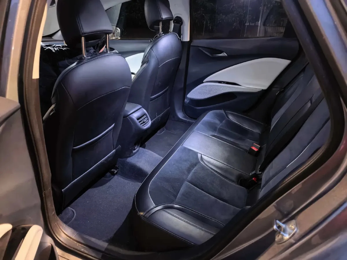 2020 Ford Escape 2.0T 248HP L4 8AT,autocango,china used car exporter,china ev exporter,chinese used car exporter,chinese used ev exporter