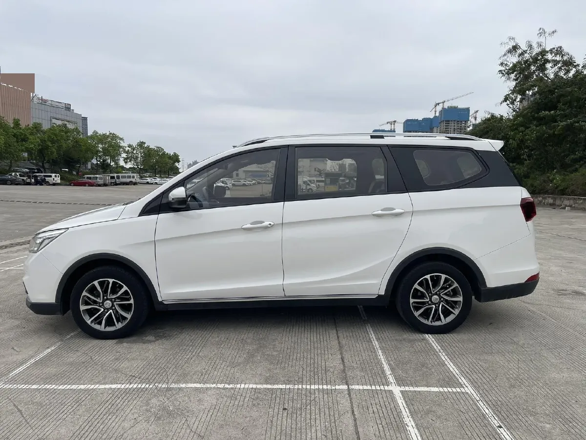 2019 BaoJun 730 1.5T 151HP L4 CVT,autocango,china used car exporter,china ev exporter,chinese used car exporter,chinese used ev exporter