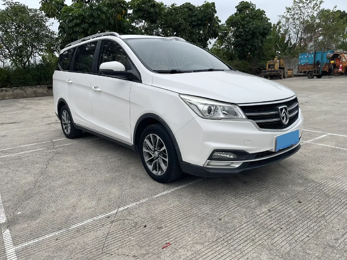 2019 BaoJun 730 1.5T 151HP L4 CVT,autocango,china used car exporter,china ev exporter,chinese used car exporter,chinese used ev exporter