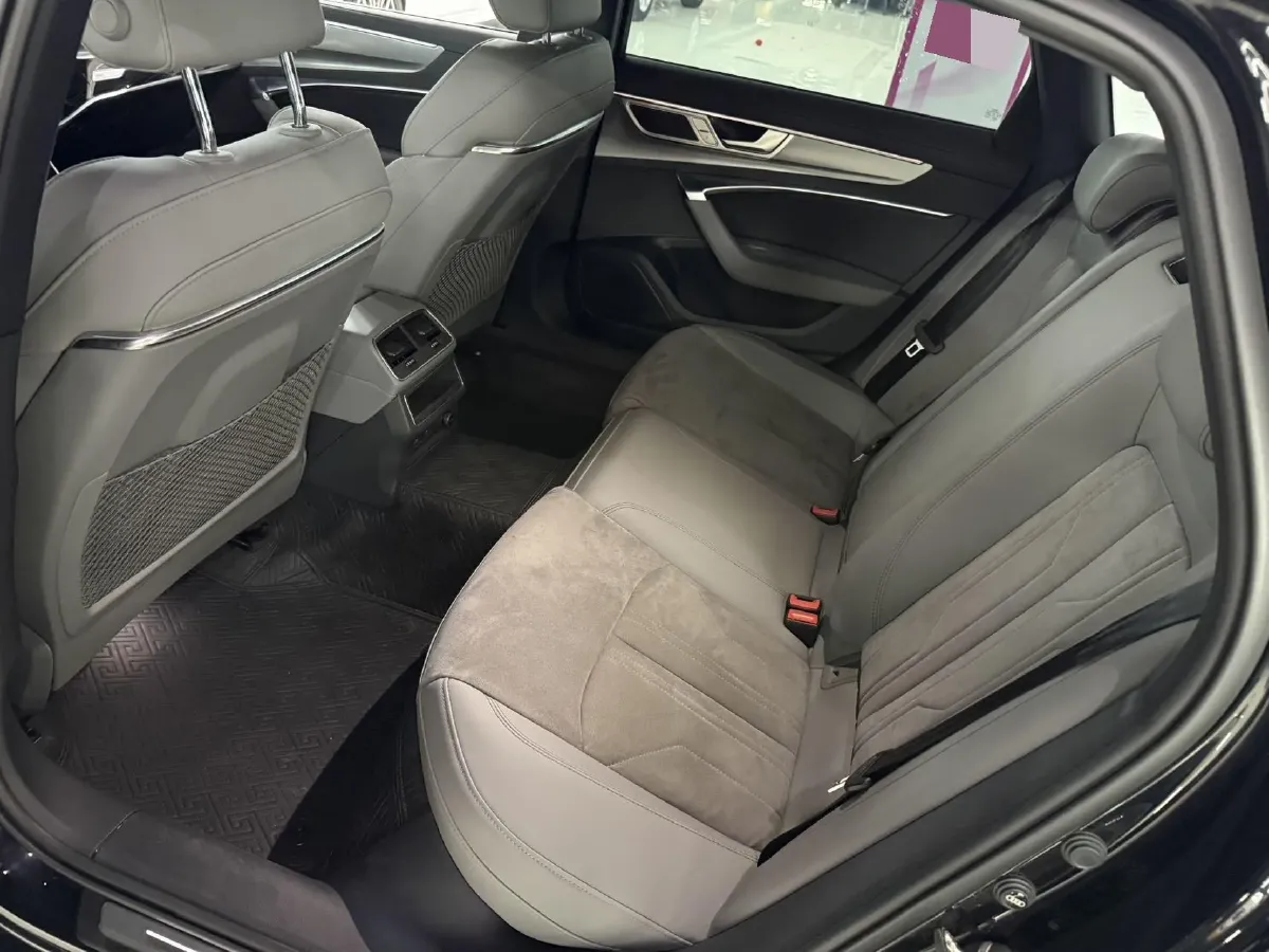 2023 Audi A6L 2.0T 190HP L4 7DCT,autocango,china used car exporter,china ev exporter,chinese used car exporter,chinese used ev exporter