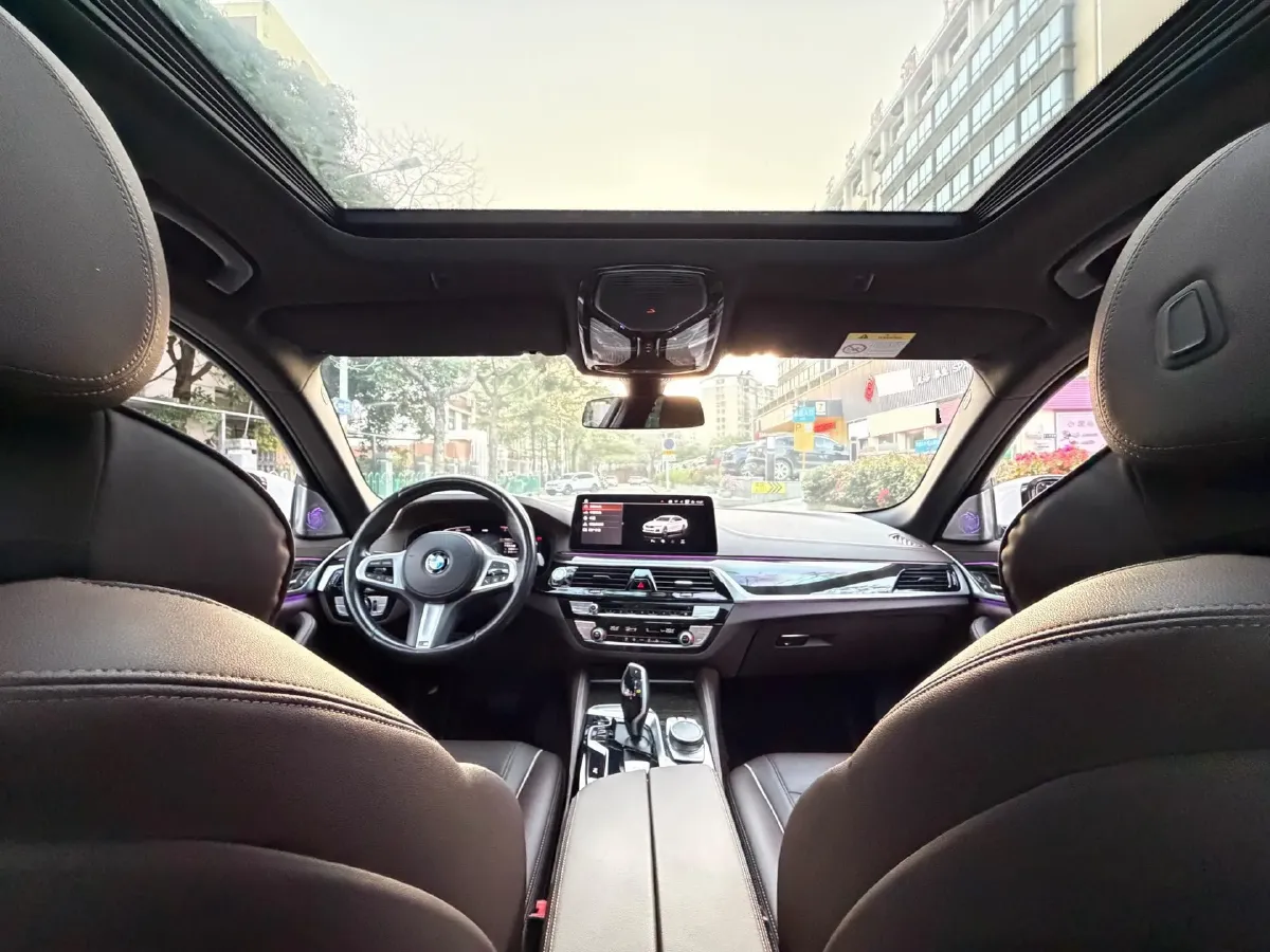 2022 BMW 5 Series 2.0T 184HP L4 8AT,autocango,china used car exporter,china ev exporter,chinese used car exporter,chinese used ev exporter