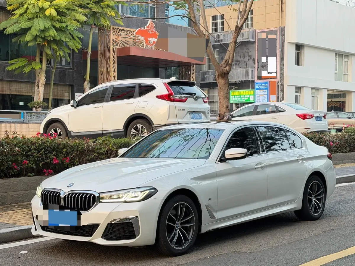 2022 BMW 5 Series 2.0T 184HP L4 8AT,autocango,china used car exporter,china ev exporter,chinese used car exporter,chinese used ev exporter