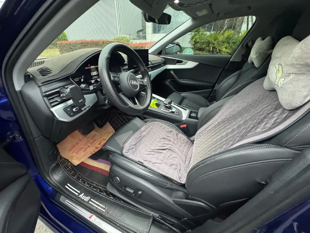 2020 Audi A4L 2.0T 190HP L4 7DCT,autocango,china used car exporter,china ev exporter,chinese used car exporter,chinese used ev exporter