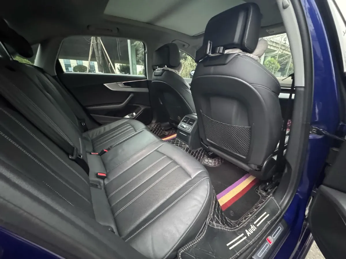 2020 Audi A4L 2.0T 190HP L4 7DCT,autocango,china used car exporter,china ev exporter,chinese used car exporter,chinese used ev exporter